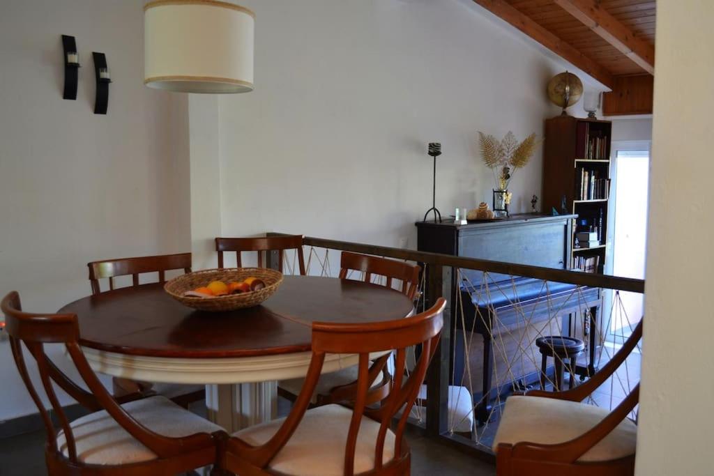 Fotografija u galeriji objekta sissy's relaxing villa u gradu Artemida