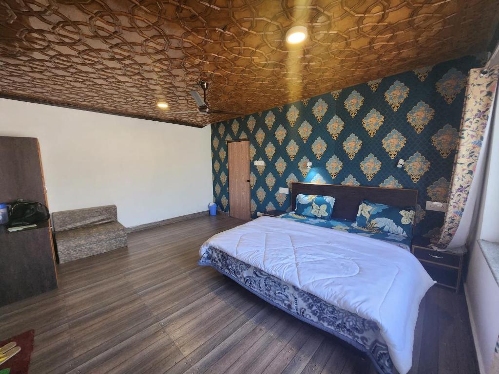 White Stone, Srinagar Updated 2023 Prices