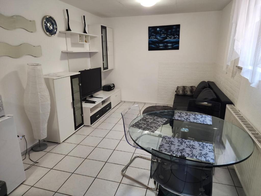 Ferienwohnung in Singen am Hohentwiel - Seenah, Singen – Updated 2024 ...