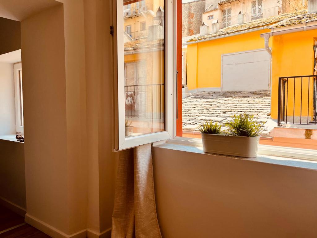 Balkón alebo terasa v ubytovaní PEPITES BASTIAISES VATTA Appartement Roof Top Jacuzzi Vue Vieux Port