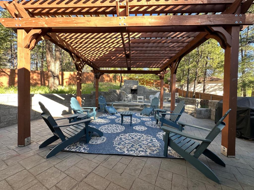 Vacation Home Beautiful mountain home with great outdoor space in