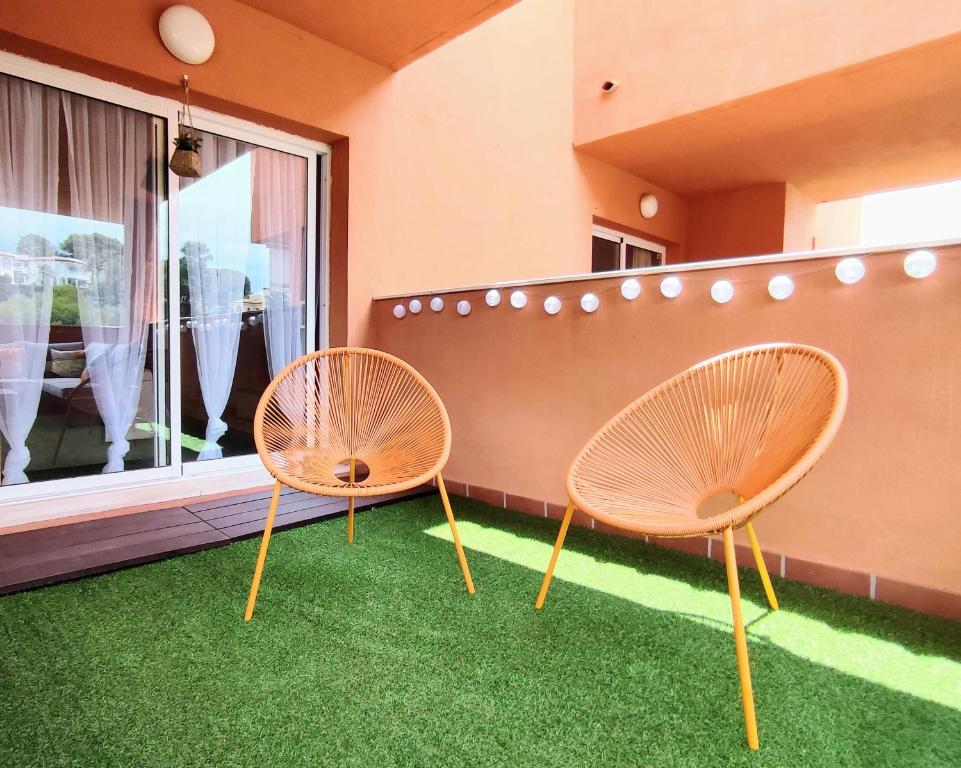 Posedenie v ubytovaní La Reserva Beach & Golf Apartment