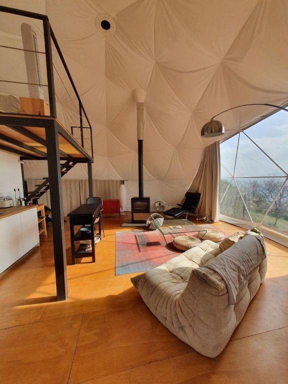 Booking.com: Luksusteltta Glamping geodesic dome in secluded eco retreat ,  Alozaina, Espanja - 12 Asiakasarviot . Varaa hotellisi nyt!
