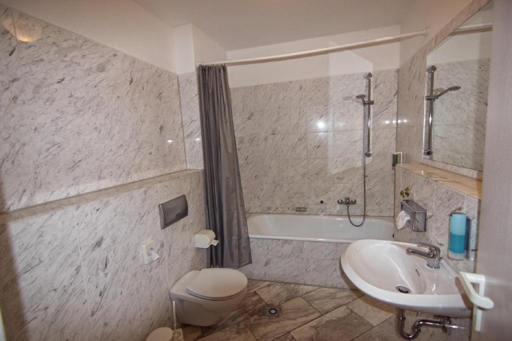 Koupelna v ubytování Hotel Sächsischer Hof