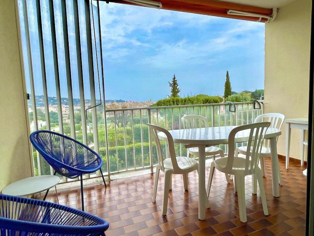 Photo de la galerie de l'établissement Studio Terrasse Piscine à Sainte-maxime, à Sainte-Maxime