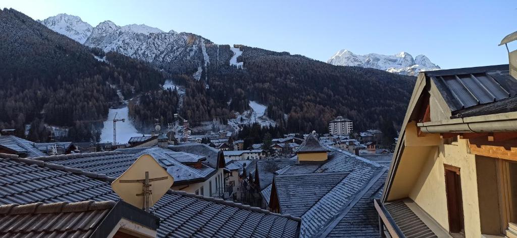 Nespecifikovaný výhled na hory nebo výhled na hory při pohledu z apartmánu