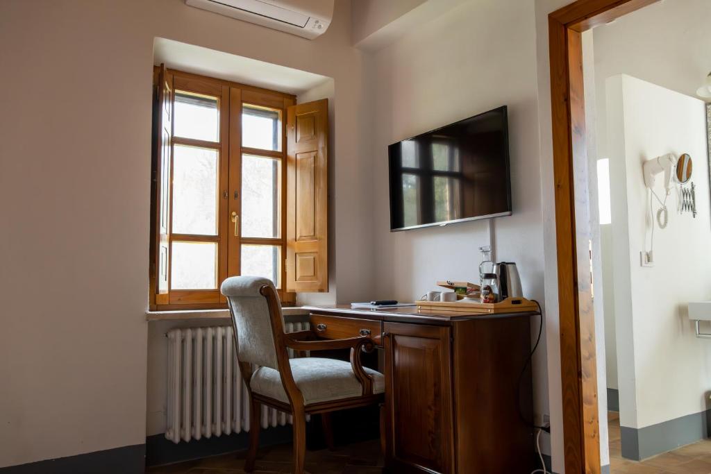 Telewizja i/lub zestaw kina domowego w obiekcie BelSentiero