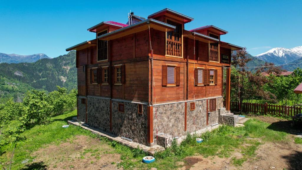 A general mountain view or a mountain view taken from the homestay