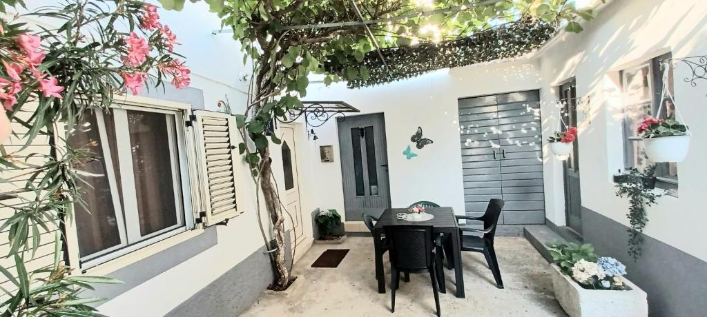 Balkón alebo terasa v ubytovaní Apartman Perina