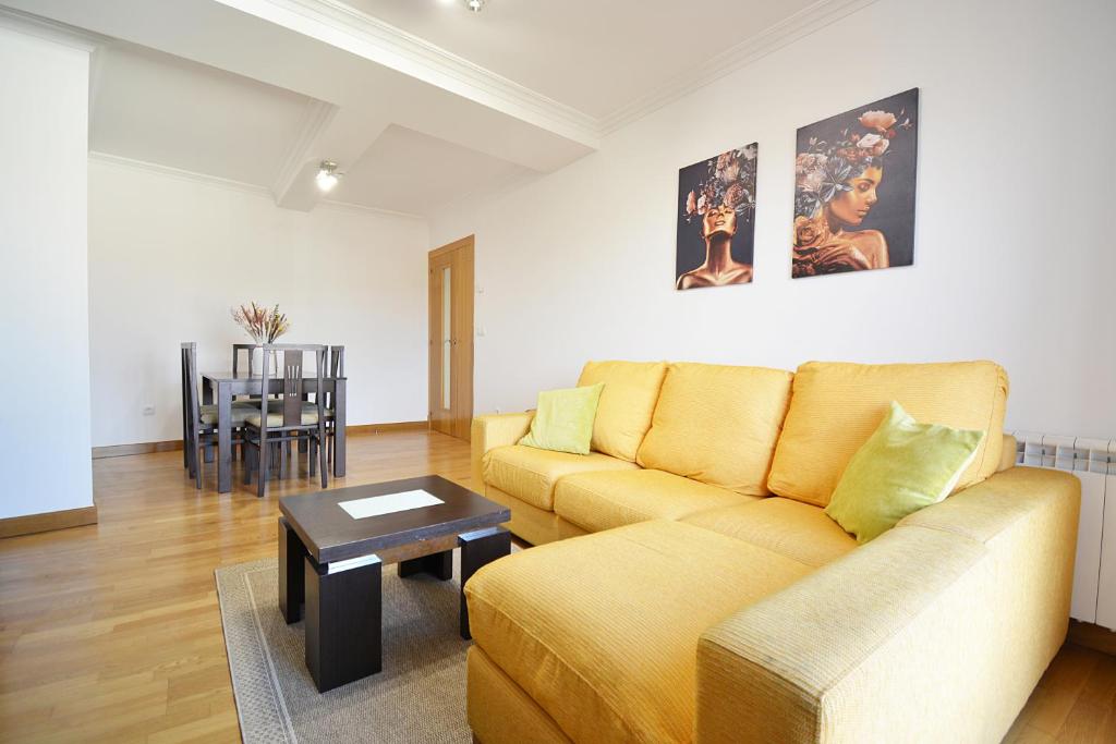 Posedenie v ubytovaní GALIHOST - Céntrico apartamento con parking en Cambados