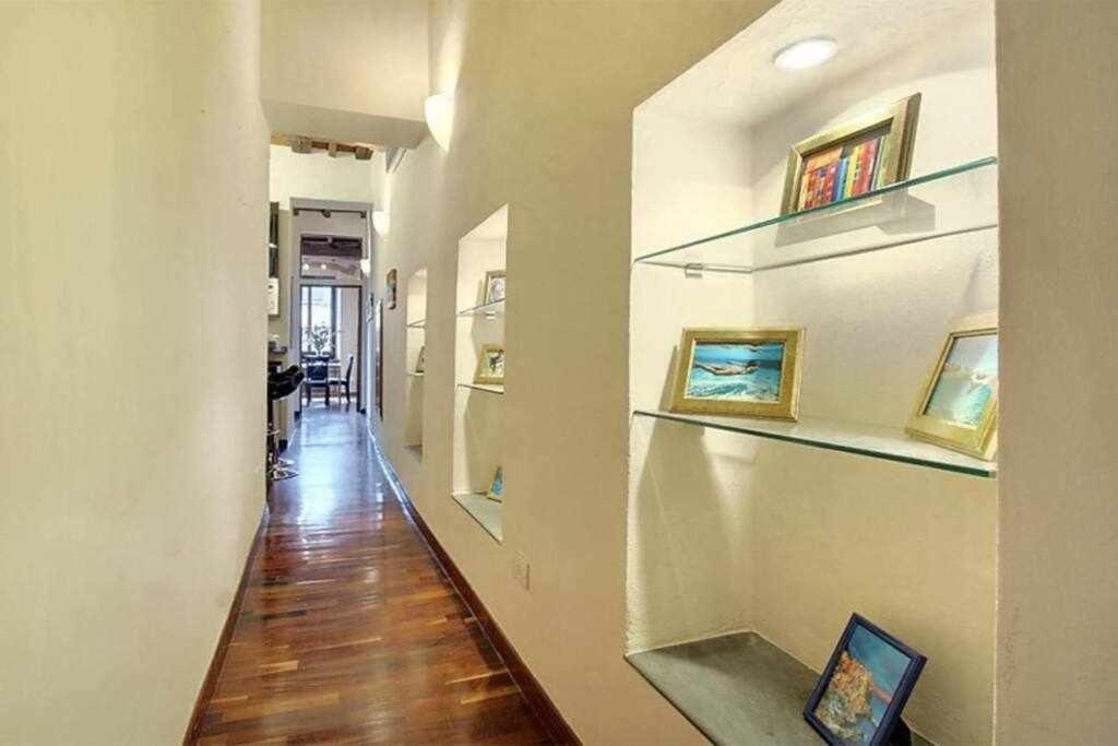 The library in Az apartmant