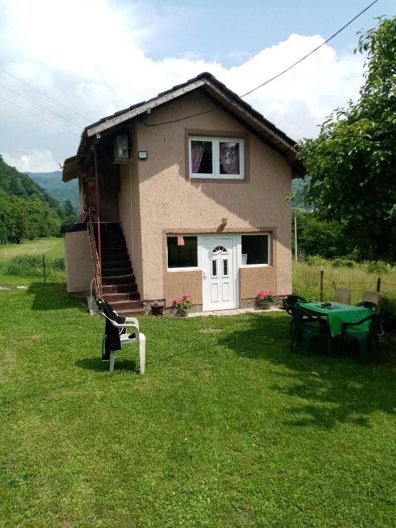 Budova, kde se prázdninový dům nachází