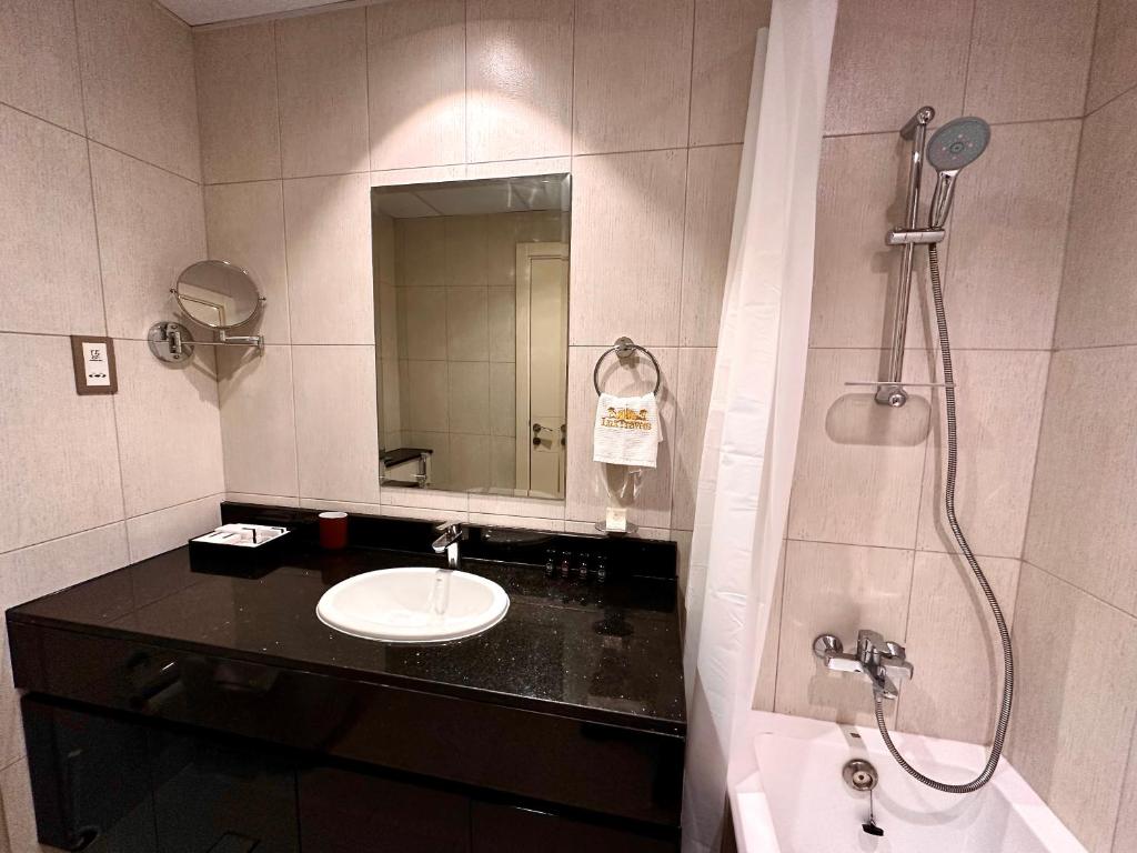 Koupelna v ubytování LuxBnB Studio Ghalia J V C