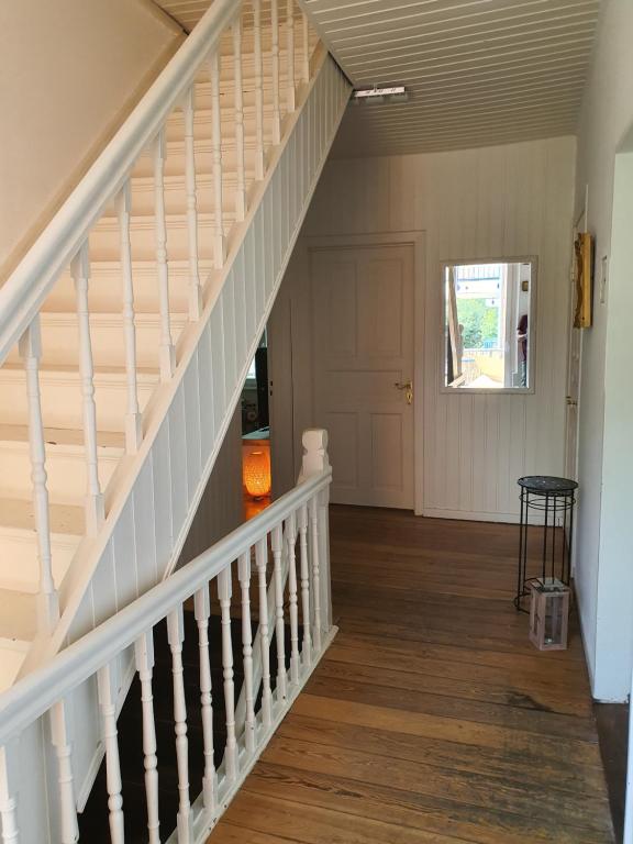 Wohnen in der Bürgermeistervilla - Apartment With Balcony