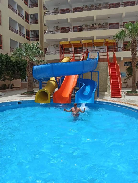 Bazén v ubytování Empire Hotel Aqua Park nebo v jeho okolí