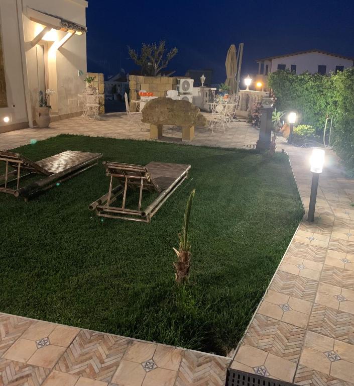 Vonkajšia záhrada v ubytovaní Villa Maresa