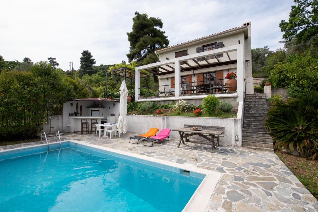 Bazén v ubytování Villa VERA - private villa for 8 guests with pool nebo v jeho okolí