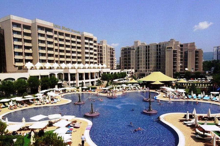 Bazén v ubytování Hotel Barcelo Royal Beach - Apartaments nebo v jeho okolí