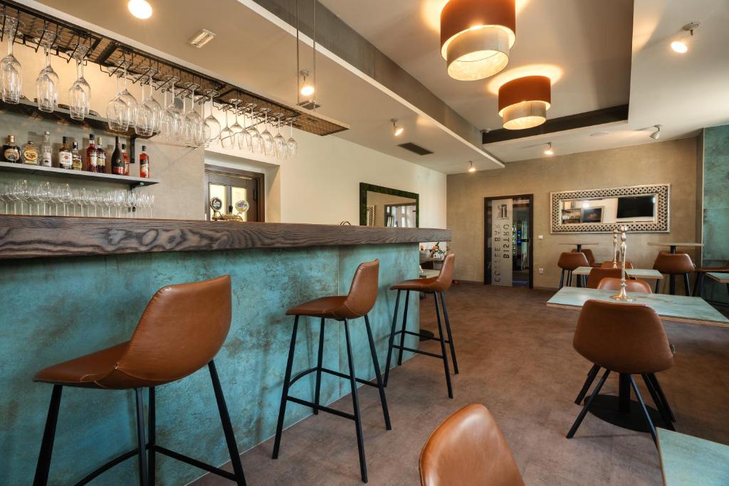 Lounge nebo bar v ubytování Riverside Hotel Plzeň