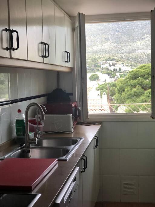 Fotografia z galérie ubytovania Casa Adela /Terraza/5m playa / Aire acondicionado v destinácii Cadaqués