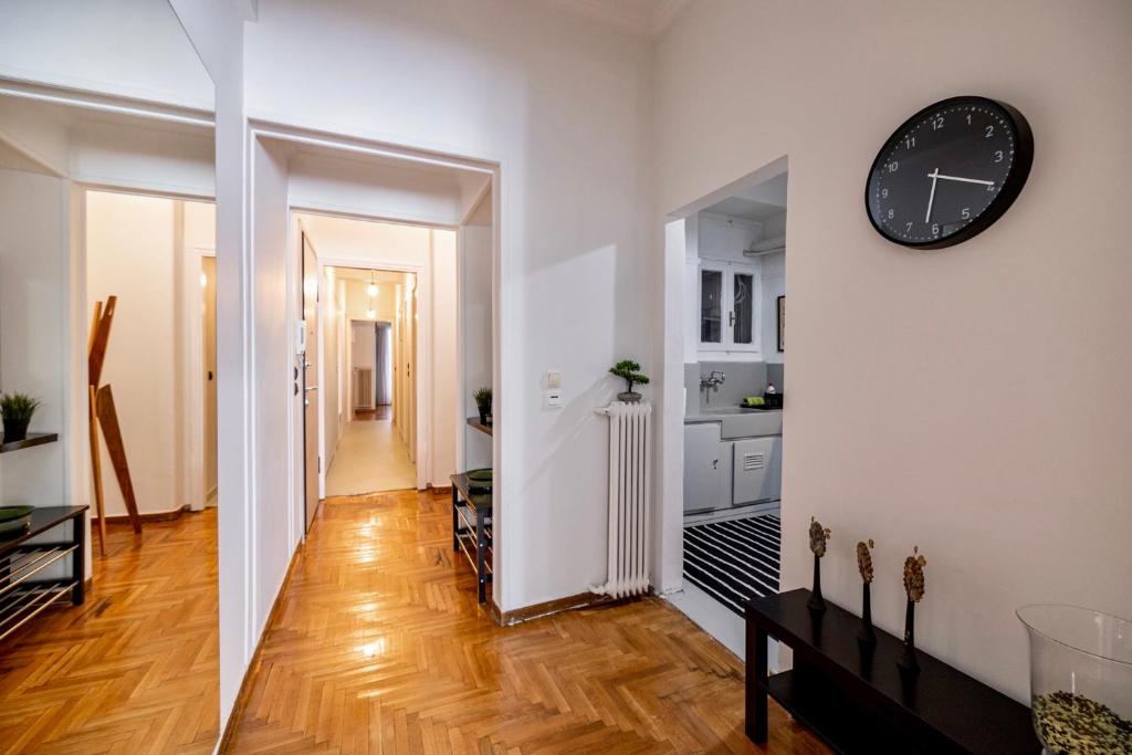 Kuchyňa alebo kuchynka v ubytovaní Cozy apartment in Kolonaki Athens - Sleeps 5