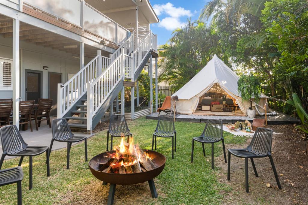 Κήπος έξω από το Stunning Beach House & Glamping tent - Sunshine Coast