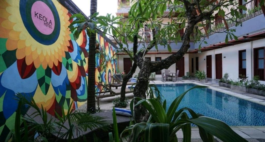 Bazén v ubytování Keola Hotel Legian nebo v jeho okolí