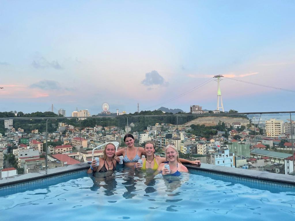 Πισίνα στο ή κοντά στο The Light Hotel