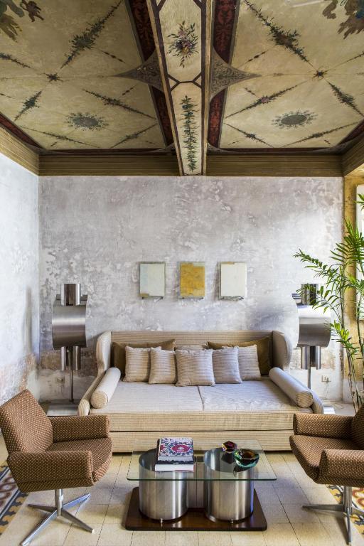 Część wypoczynkowa w obiekcie G-Rough, Rome, a Member of Design Hotels