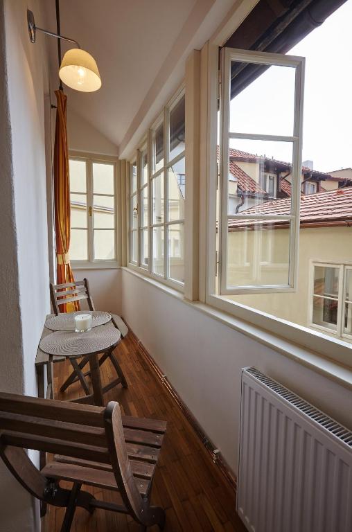 Queen Bee apartments - Studio Apartment