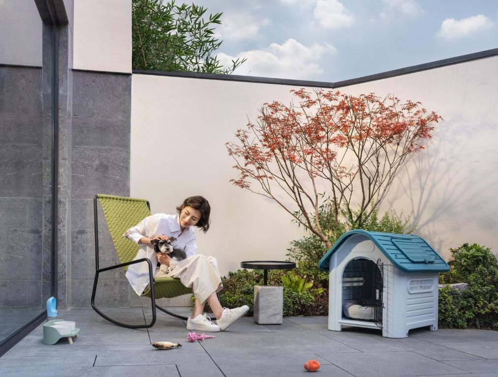 Kimpton Bamboo Grove Suzhou by IHG - 1 King Essentiële Buitenwoongebied Petvriendelijk