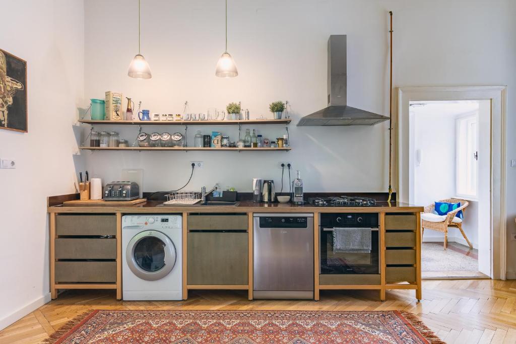 Kuchyňa alebo kuchynka v ubytovaní Bright & Spacious Loft With Basilica View