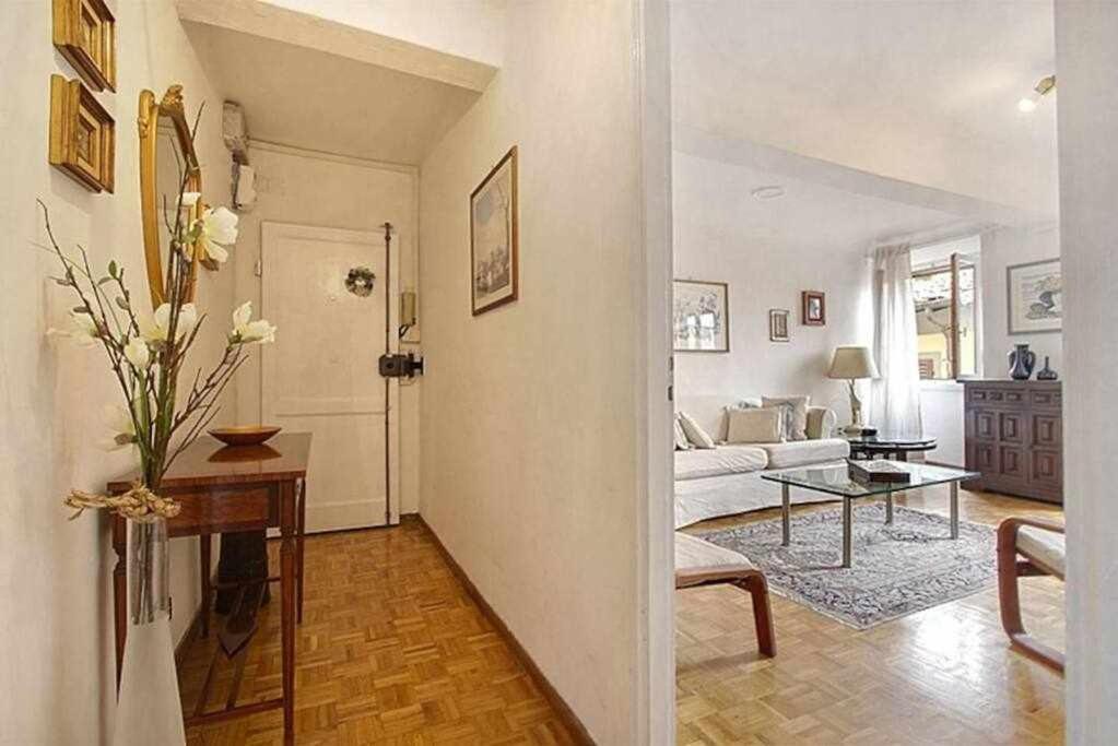 Posedenie v ubytovaní Solaris Apartment With Two Bedrooms