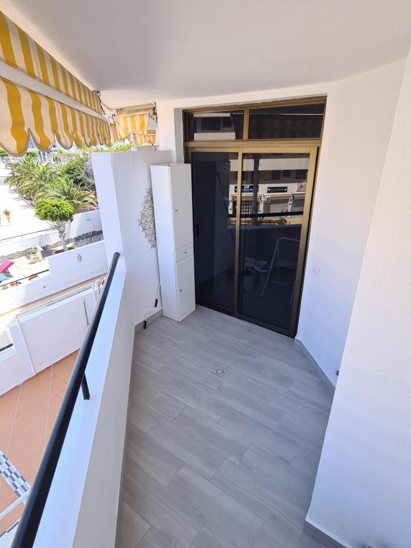 A kitchen or kitchenette at summerland beach