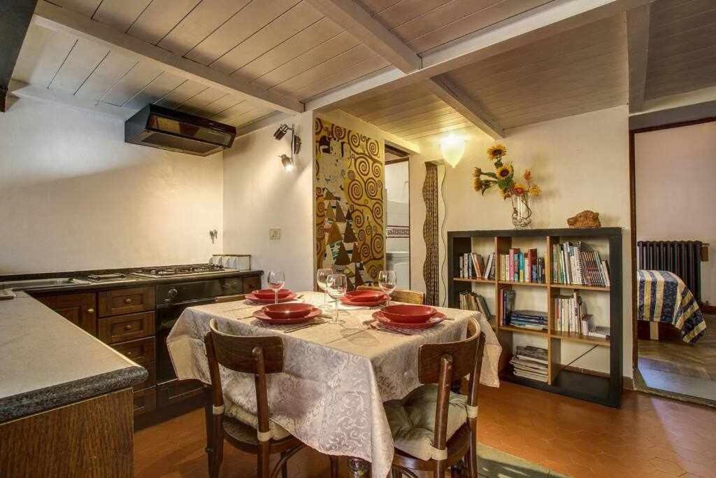 Kép Two Bedrooms Apartment Near The Duomo Firenze szállásáról Firenzében a galériában