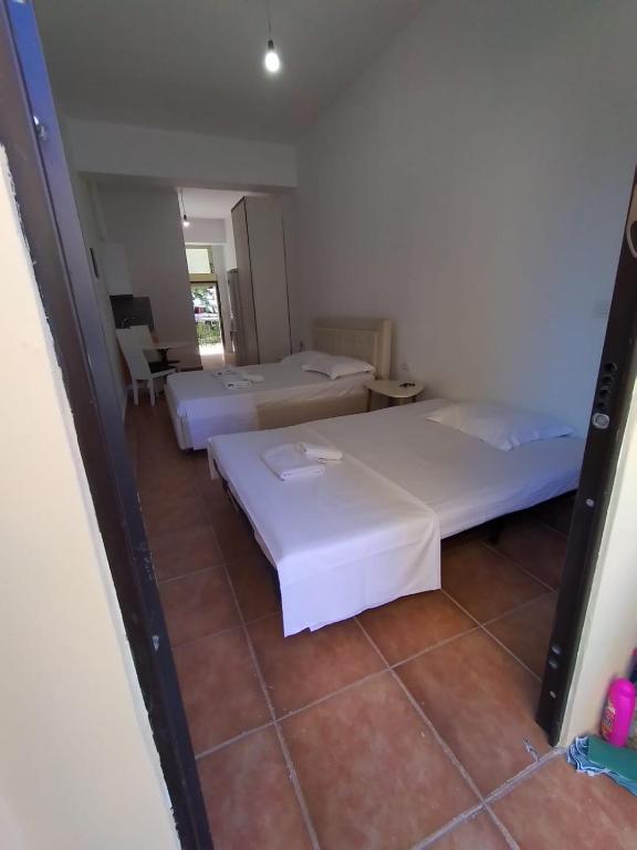 ARTEMISA APARTMENTS - Image 1