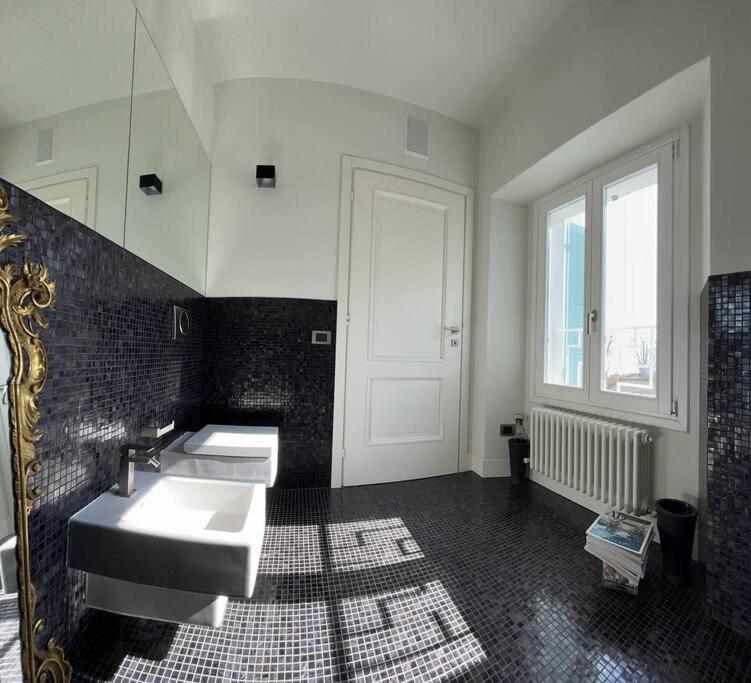 Postel nebo postele na pokoji v ubytování Villa Anna Onno Lake Como