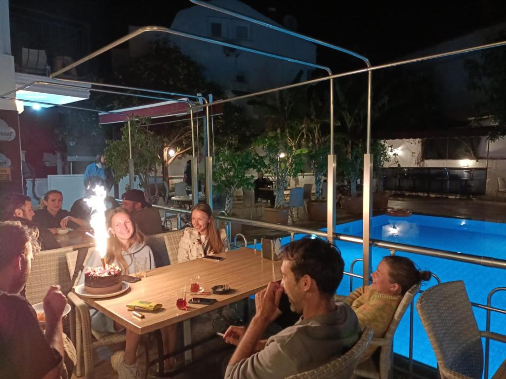 Bazén v ubytování Hotel Barlas Fethiye nebo v jeho okolí