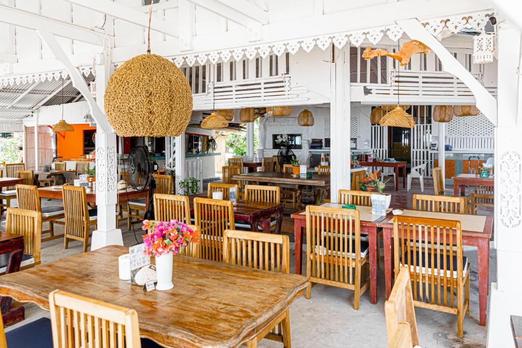 Restaurace v ubytování Bay Beach Resort