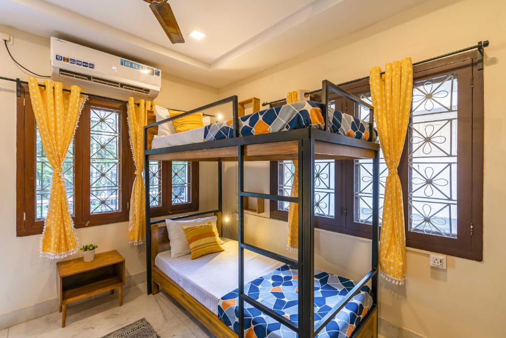 Postel nebo postele na pokoji v ubytování Zostel Visakhapatnam (Vizag)