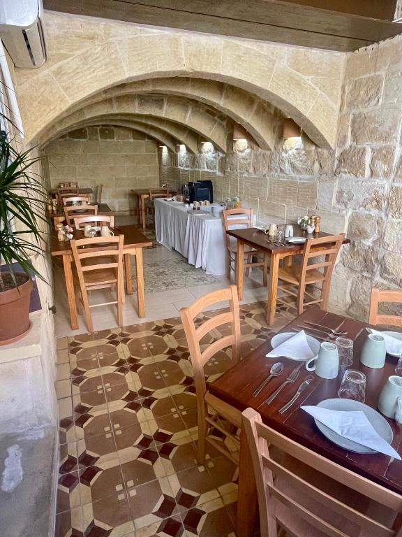 Restaurace v ubytování Ta Pinu Guesthouse