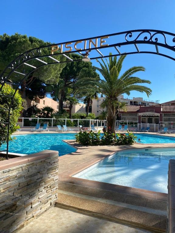 Photo de la galerie de l'établissement Appartement avec piscine 5 min á pieds des plages, à Vallauris