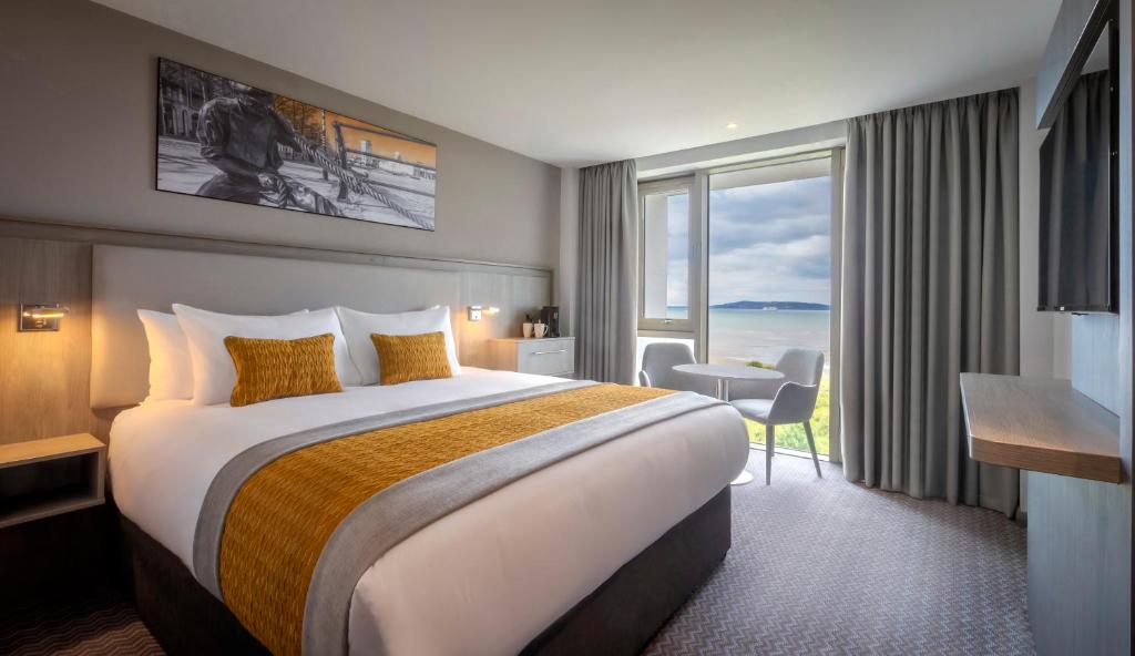 
Executive King with Sea View
