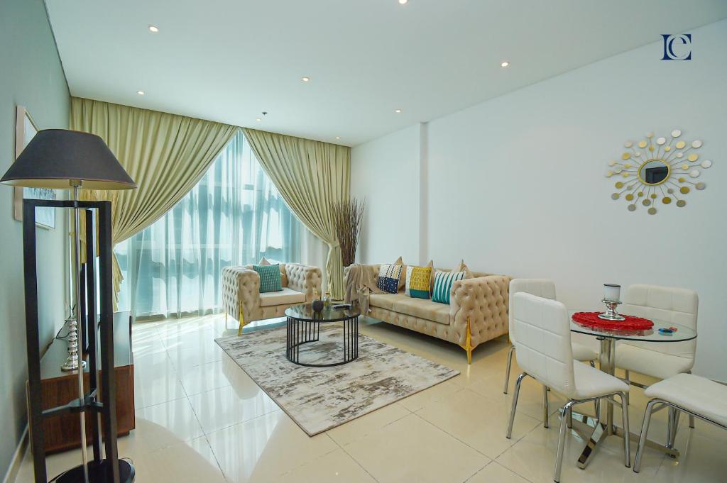 Fotografie z fotogalerie ubytování Luxury Escapes - Brand New 1BR in Dubai Marina - Yacht Bay v Dubaji