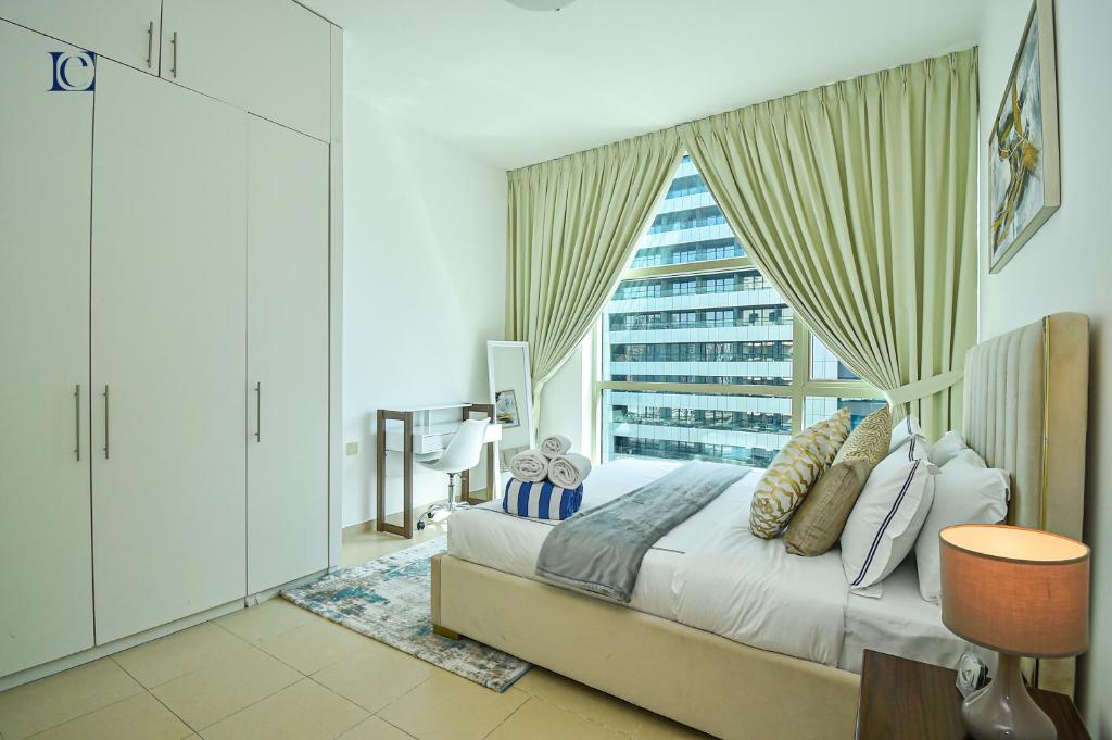Fotografie z fotogalerie ubytování Luxury Escapes - Brand New 1BR in Dubai Marina - Yacht Bay v Dubaji