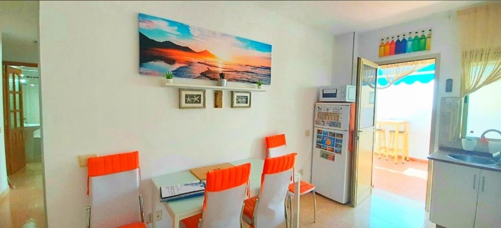 5 minutes close by Playa del Inglés-1&2BR aptm with view & private terrace for 2 persons - Apartamento De Dos Dormitorios