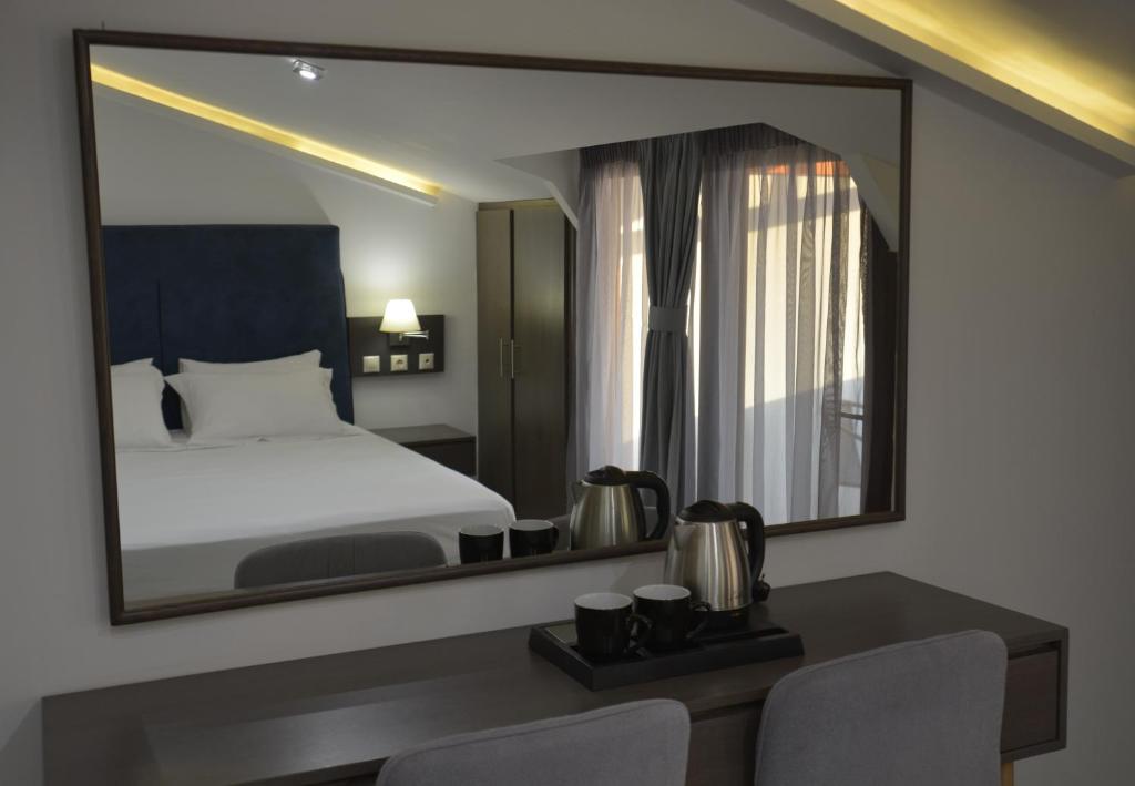 Perinthos Hotel - Attic Tweepersoonskamer Met Balkon