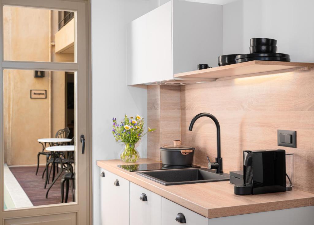 Casa di Gaga Luxury Suites - 6