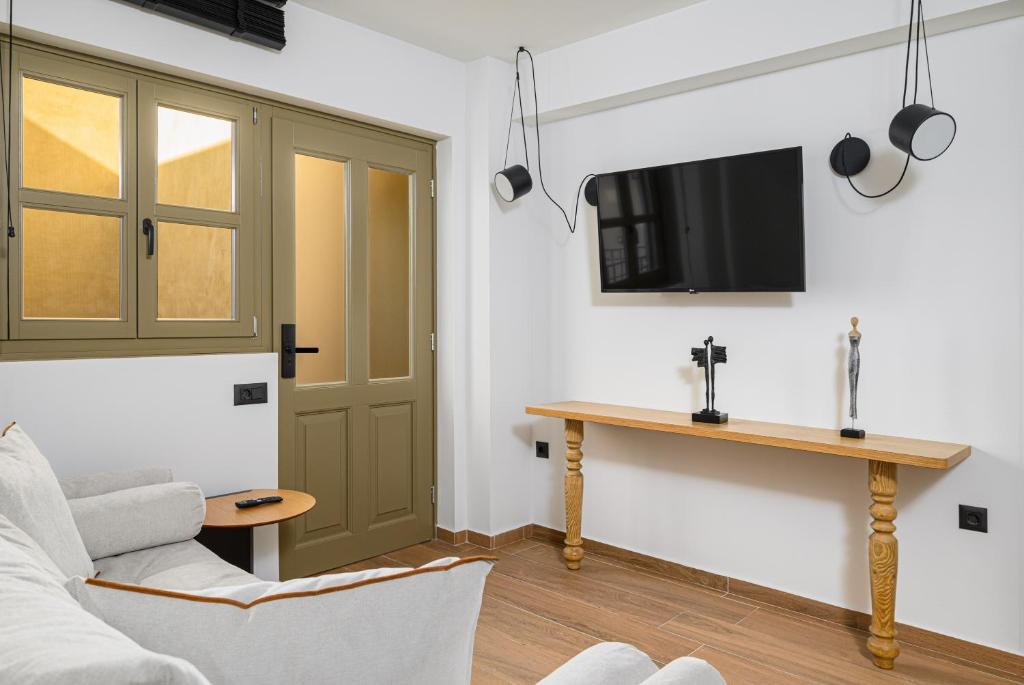 Casa di Gaga Luxury Suites - 17