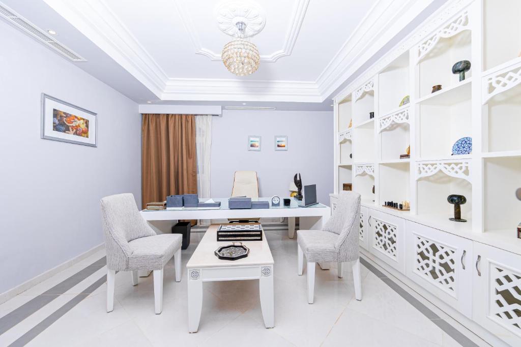 Grand Palace - Couples only 18 years plus - 11